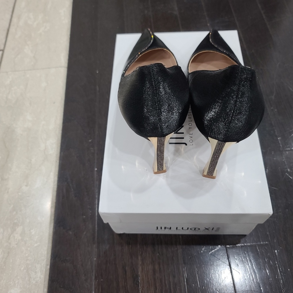 High heels - Picture 2 of 5